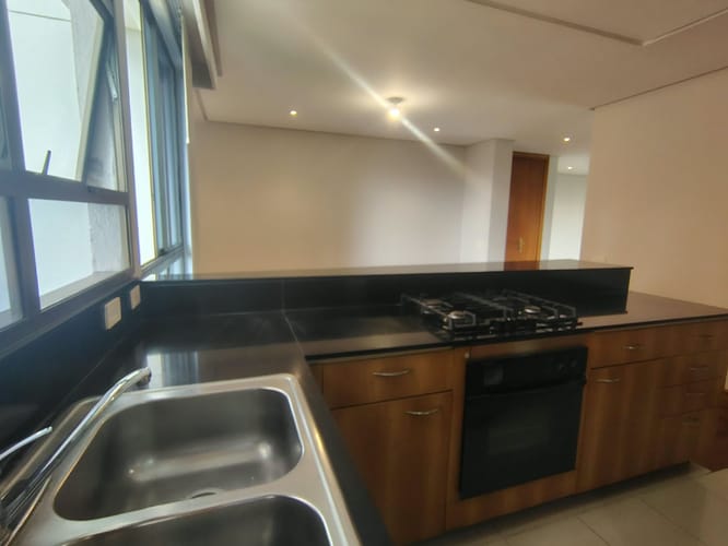Apartamento de 2 alcobas en arriendo en La Aguacatala, Medellín, 180 m² · foto 5 de 17