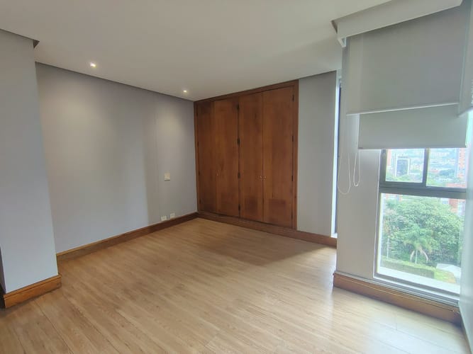 Apartamento de 2 alcobas en arriendo en La Aguacatala, Medellín, 180 m² · foto 12 de 17