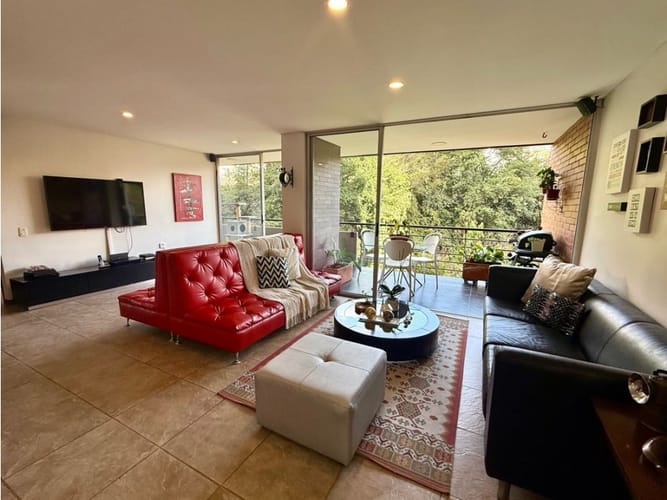 Apartamento de 2 alcobas en venta en Los Naranjos, Medellín, 118 m² · foto 2 de 12