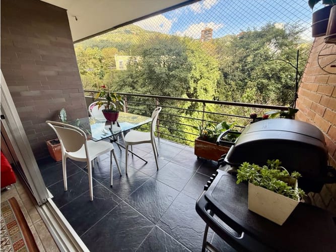 Apartamento de 2 alcobas en venta en Los Naranjos, Medellín, 118 m² · foto 6 de 12