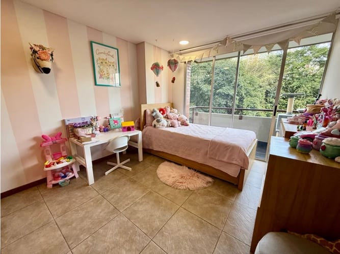 Apartamento de 2 alcobas en venta en Los Naranjos, Medellín, 118 m² · foto 11 de 12