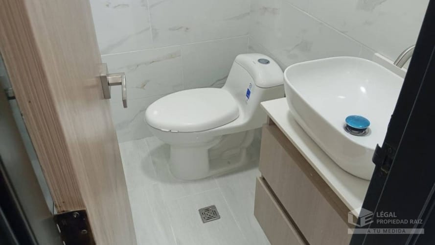 Oficina en arriendo en La Candelaria, Medellín, 58 m² · foto 5 de 6