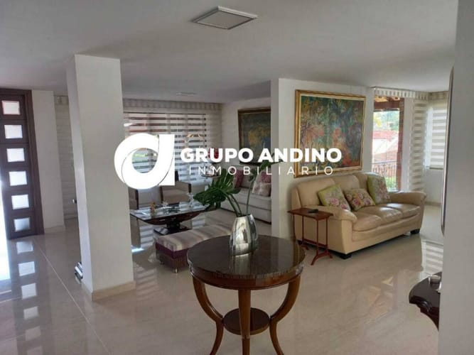 Casa de 4 alcobas en venta en Lagos Del Cacique, Bucaramanga, 500 m² · foto 4 de 24