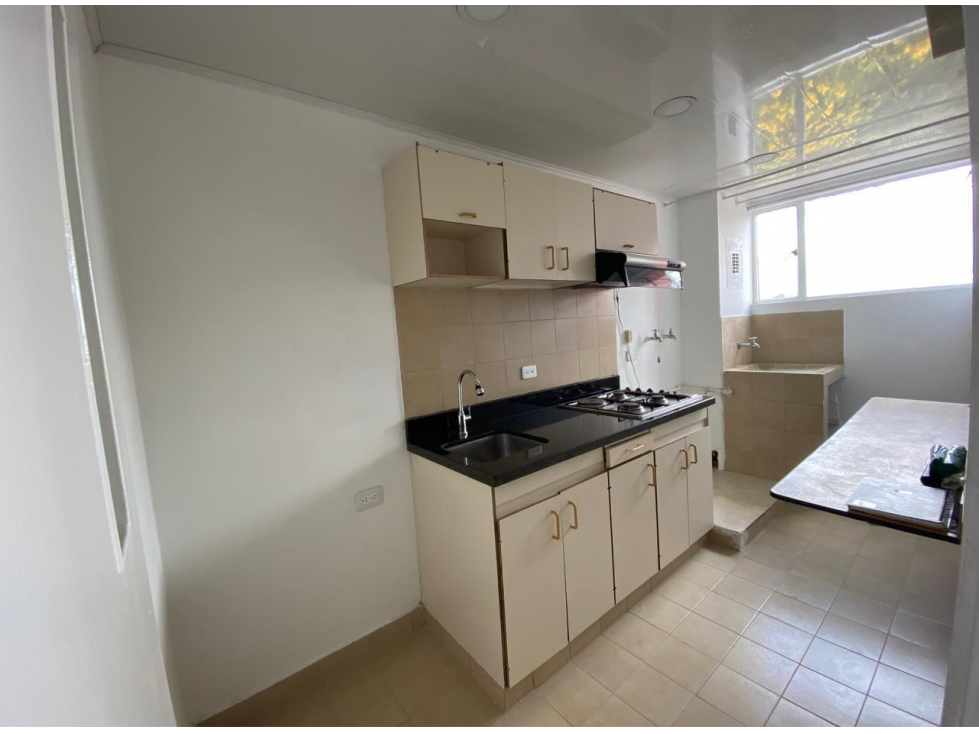 Apartamento en venta en Castilla, Bogotá · foto 3 de 13