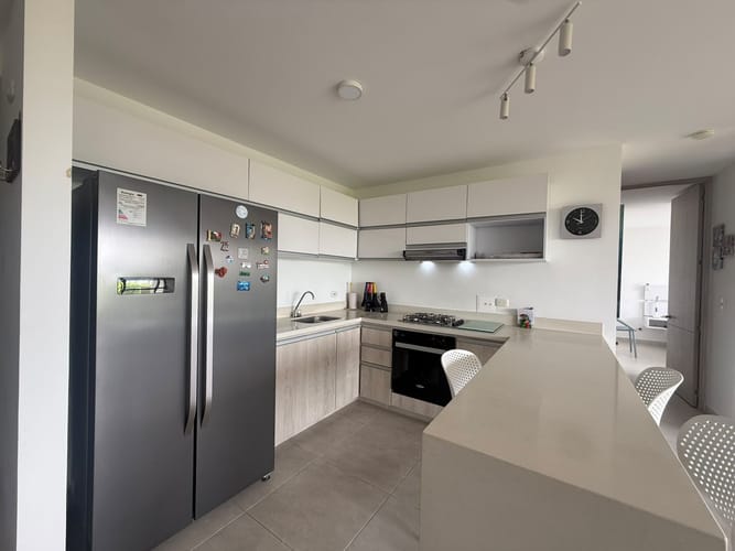 Apartamento de 3 alcobas en venta en Las Palmas, Ricaurte, 93 m² · foto 7 de 24