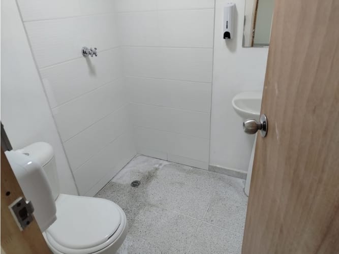 Local en arriendo en Las Acacias, Medellín, 250 m² · foto 11 de 19
