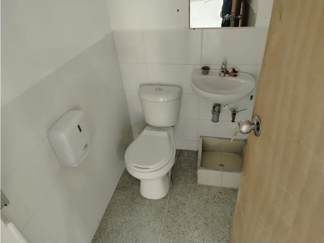 Local en arriendo en Las Acacias, Medellín, 250 m² · foto 12 de 19