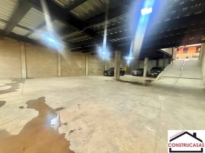 Bodega en arriendo en Belén Altavista, Medellín, 400 m² · foto 3 de 6