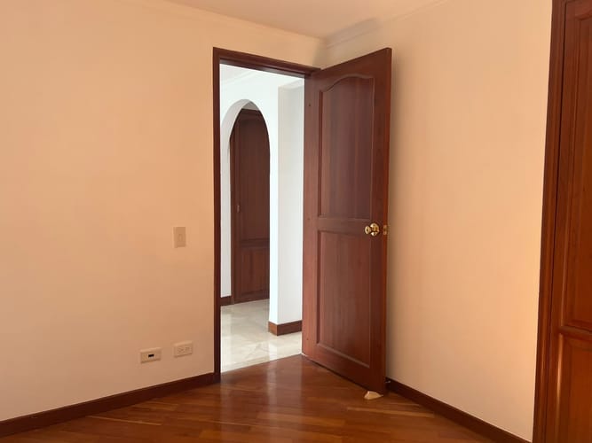 Apartamento de 3 alcobas en arriendo en Santa María De Los Ángeles, Medellín, 143 m² · foto 11 de 17