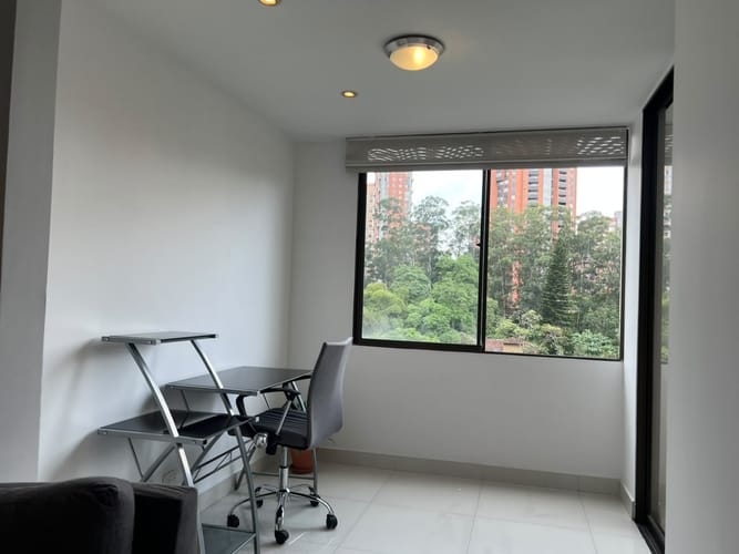 Apartamento de 3 alcobas en arriendo en El Poblado, Medellín, 127 m² · foto 9 de 19
