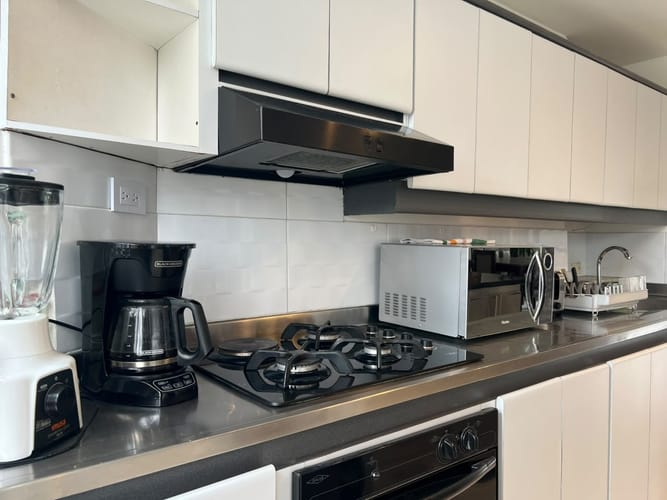 Apartamento de 3 alcobas en arriendo en El Poblado, Medellín, 127 m² · foto 6 de 19