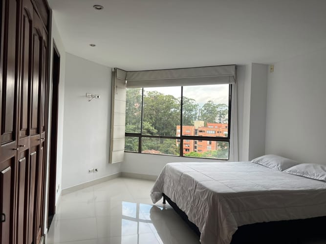 Apartamento de 3 alcobas en arriendo en El Poblado, Medellín, 127 m² · foto 14 de 19