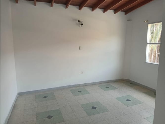 Casa de 5 alcobas en arriendo en Lorena, Medellín, 200 m² · foto 7 de 16