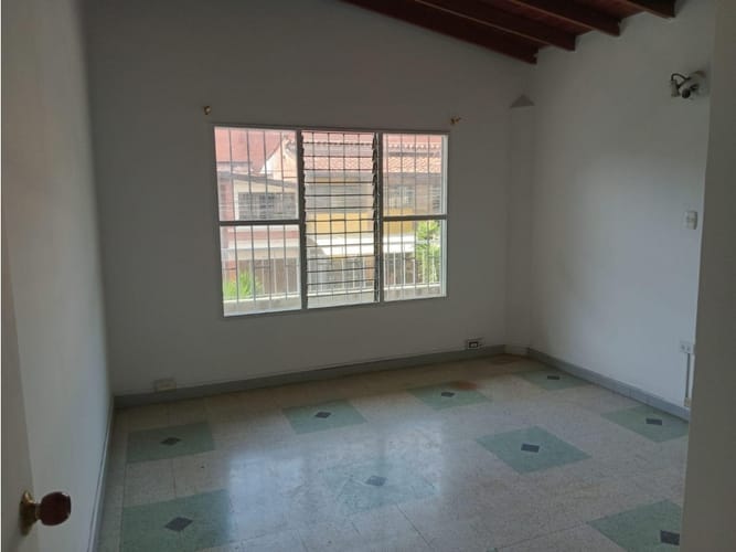 Casa de 5 alcobas en arriendo en Lorena, Medellín, 200 m² · foto 10 de 16