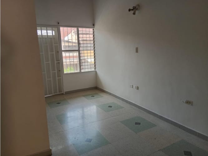 Casa de 5 alcobas en arriendo en Lorena, Medellín, 200 m² · foto 13 de 16