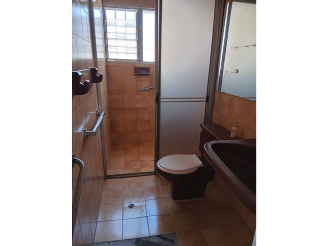 Casa de 5 alcobas en arriendo en Lorena, Medellín, 200 m² · foto 14 de 16