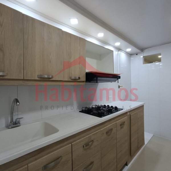 Casa en arriendo en El Dorado, Envigado · foto 2 de 15