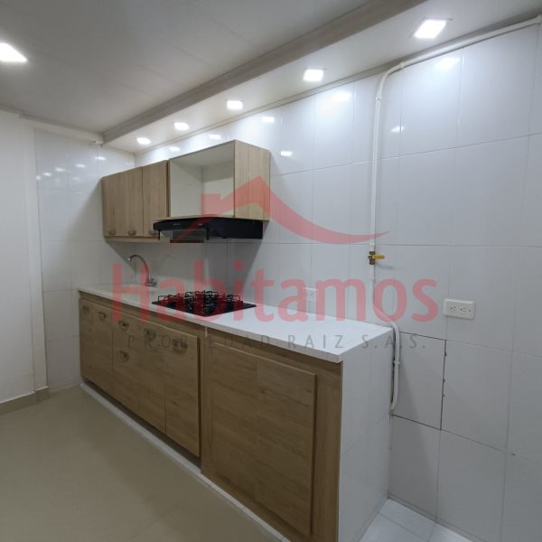 Casa en arriendo en El Dorado, Envigado · foto 3 de 15