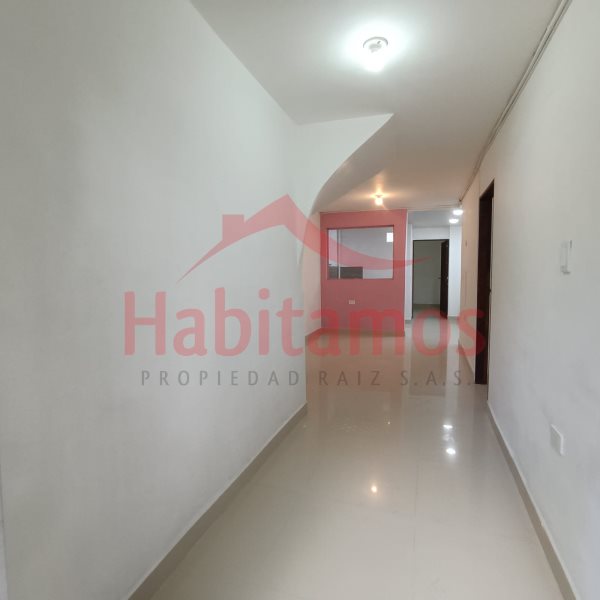 Casa en arriendo en El Dorado, Envigado · foto 4 de 15