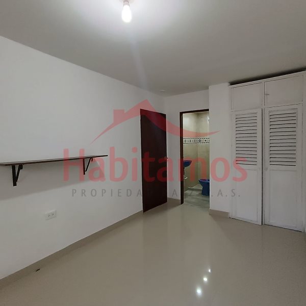 Casa en arriendo en El Dorado, Envigado · foto 8 de 15