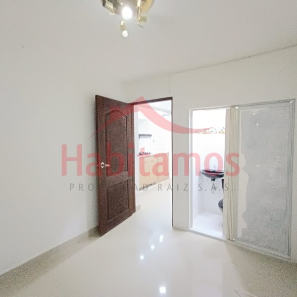 Casa en arriendo en El Dorado, Envigado · foto 13 de 15