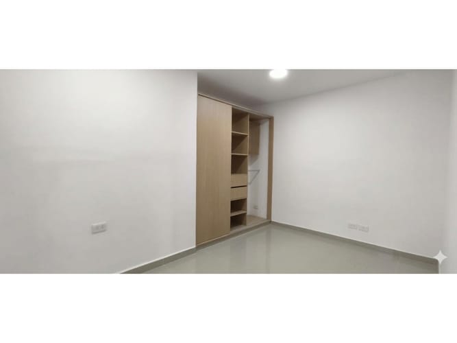 Apartamento de 4 alcobas en arriendo en La Castellana, Medellín, 180 m² · foto 2 de 18