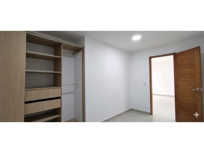 Apartamento de 4 alcobas en arriendo en La Castellana, Medellín, 180 m² · foto 6 de 18
