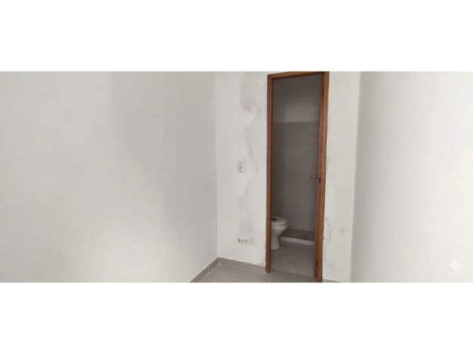 Apartamento de 4 alcobas en arriendo en La Castellana, Medellín, 180 m² · foto 8 de 18