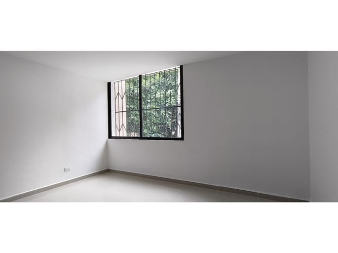 Apartamento de 4 alcobas en arriendo en La Castellana, Medellín, 180 m² · foto 10 de 18