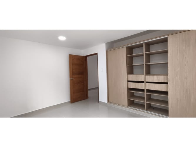 Apartamento de 4 alcobas en arriendo en La Castellana, Medellín, 180 m² · foto 11 de 18