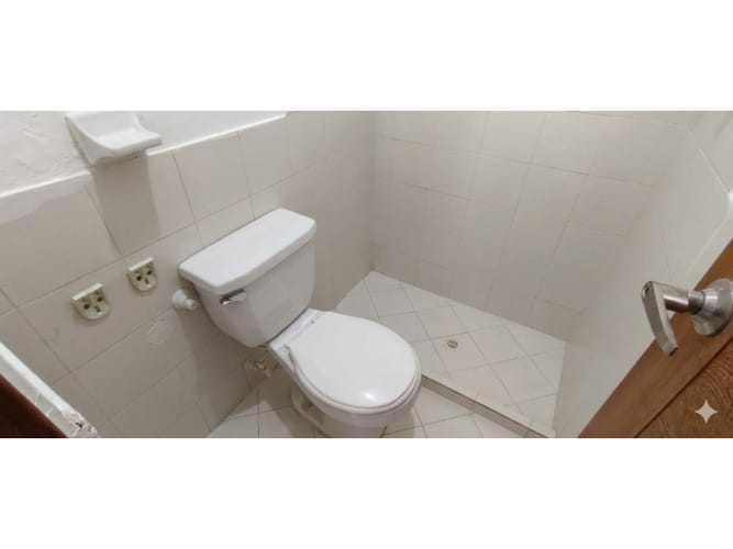 Apartamento de 4 alcobas en arriendo en La Castellana, Medellín, 180 m² · foto 14 de 18