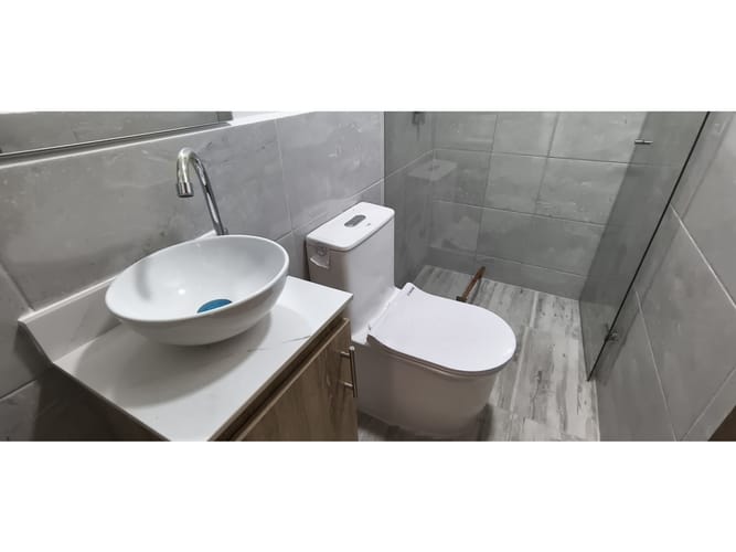 Apartamento de 4 alcobas en arriendo en La Castellana, Medellín, 180 m² · foto 15 de 18