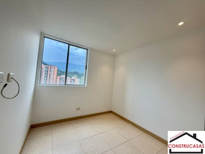 Apartamento de 3 alcobas en arriendo en San Jose, La Estrella, 92 m² · foto 10 de 21