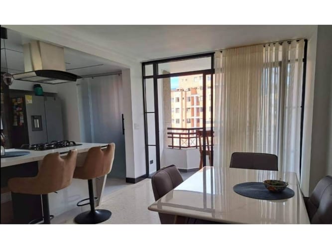 Apartamento de 4 alcobas en venta en La Castellana, Medellín, 137 m² · foto 16 de 20