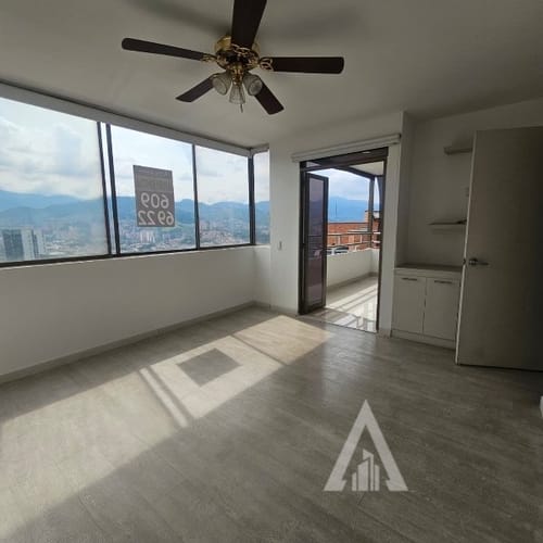 Apartamento de 4 alcobas en arriendo en El Diamante No. 2, Medellín, 160 m² · foto 2 de 24