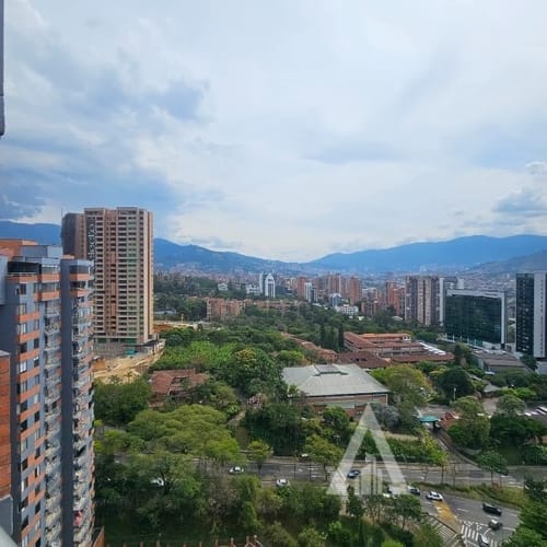 Apartamento de 4 alcobas en arriendo en El Diamante No. 2, Medellín, 160 m² · foto 4 de 24