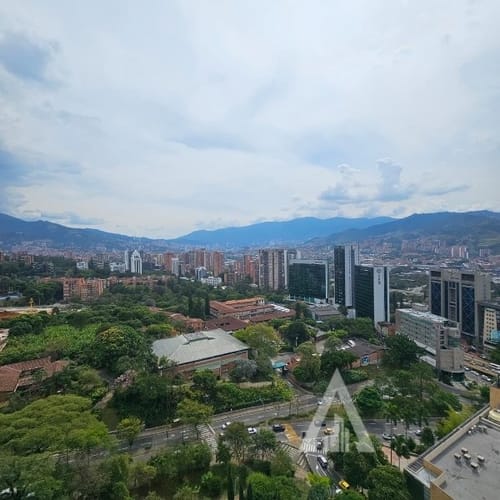 Apartamento de 4 alcobas en arriendo en El Diamante No. 2, Medellín, 160 m² · foto 5 de 24