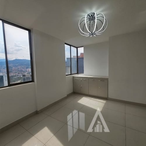 Apartamento de 4 alcobas en arriendo en El Diamante No. 2, Medellín, 160 m² · foto 8 de 24