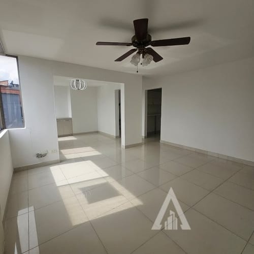 Apartamento de 4 alcobas en arriendo en El Diamante No. 2, Medellín, 160 m² · foto 9 de 24