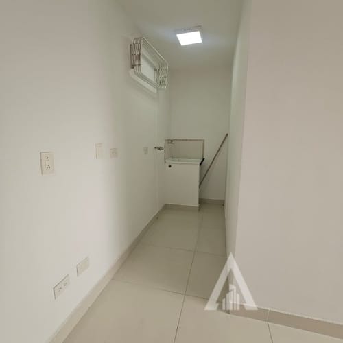 Apartamento de 4 alcobas en arriendo en El Diamante No. 2, Medellín, 160 m² · foto 11 de 24