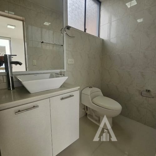 Apartamento de 4 alcobas en arriendo en El Diamante No. 2, Medellín, 160 m² · foto 18 de 24