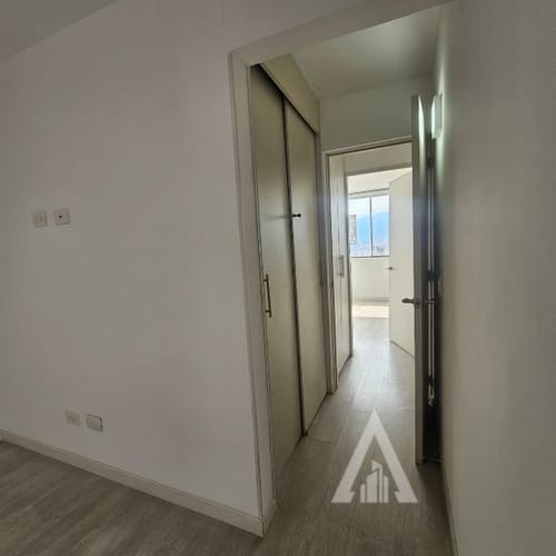 Apartamento de 4 alcobas en arriendo en El Diamante No. 2, Medellín, 160 m² · foto 22 de 24