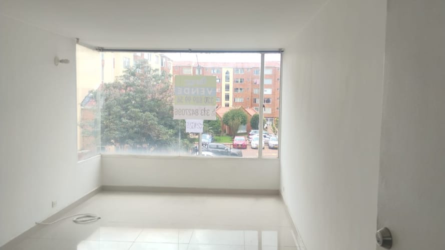 Apartamento de 3 alcobas en venta en Villa Nova, Bogotá, 75 m² · foto 2 de 17