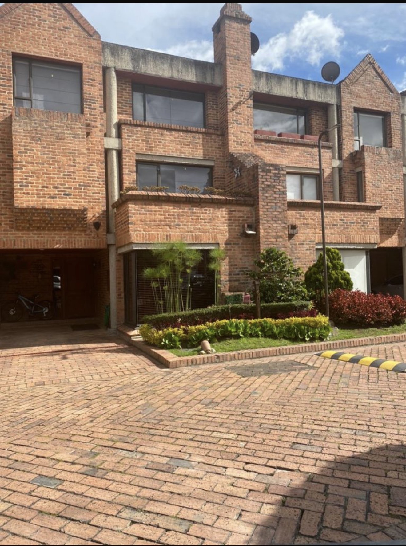Casa en arriendo en Colina Campestre, Bogotá · foto 2 de 8