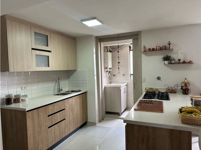 Apartamento de 3 alcobas en venta en El Poblado, Medellín, 84 m² · foto 4 de 24