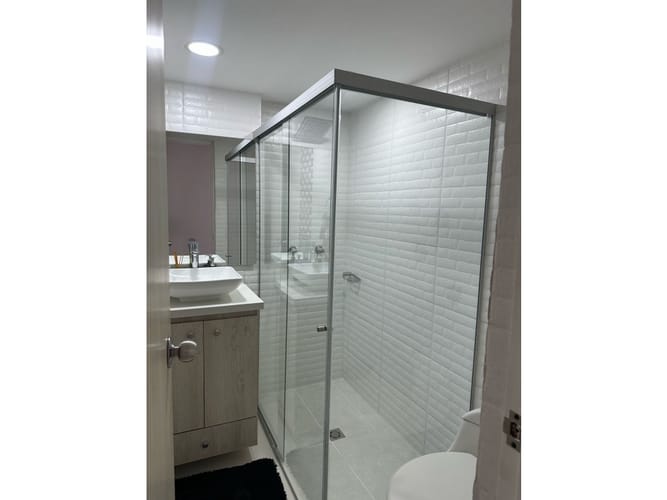 Apartamento de 3 alcobas en venta en El Poblado, Medellín, 84 m² · foto 9 de 24