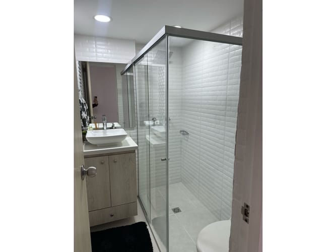 Apartamento de 3 alcobas en venta en El Poblado, Medellín, 84 m² · foto 10 de 24