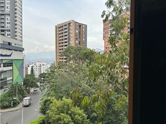 Apartamento de 3 alcobas en venta en El Poblado, Medellín, 84 m² · foto 19 de 24