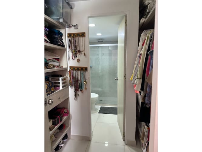 Apartamento de 3 alcobas en venta en El Poblado, Medellín, 84 m² · foto 20 de 24