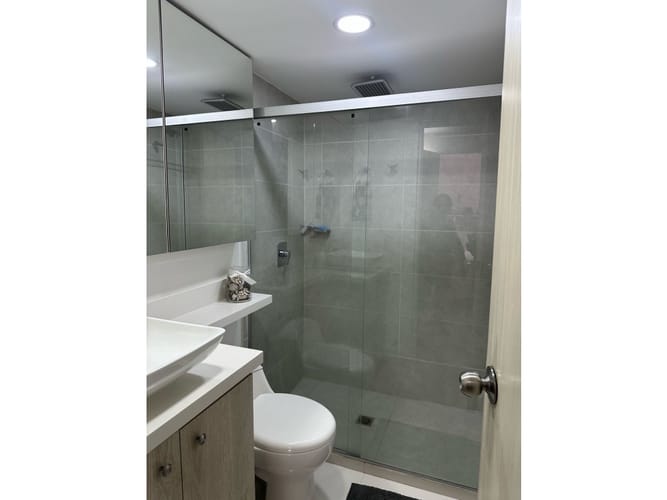 Apartamento de 3 alcobas en venta en El Poblado, Medellín, 84 m² · foto 22 de 24